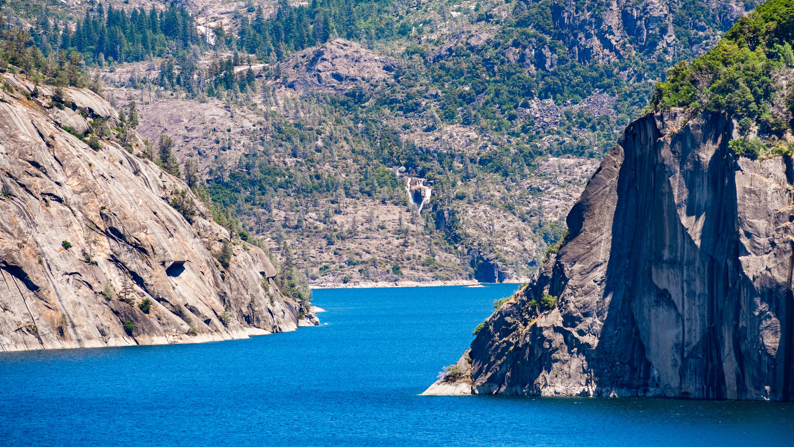 One Of Yosemite National Park's Most Adventurous Trails Is A Hard Hike ...