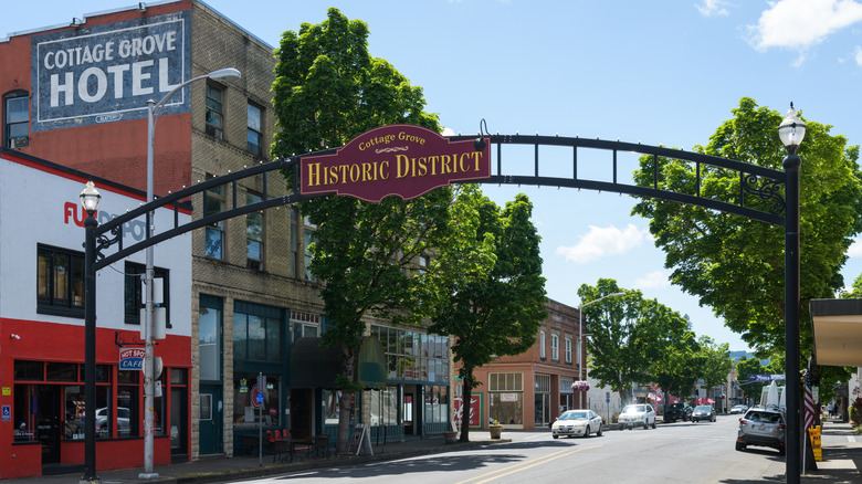 Main Street, Cottage Grove, Oregon