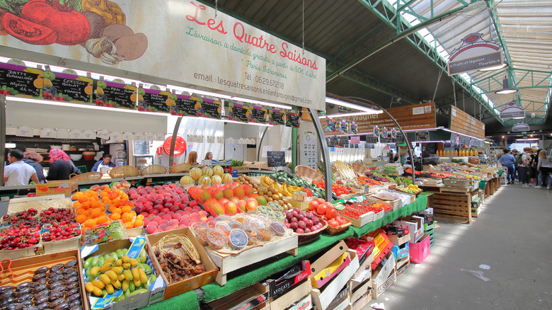 Grocery stands at the Marché des Enfants Rouges in Paris