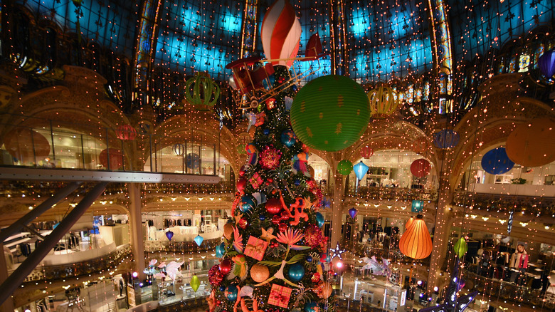 Christmas tree at Galeries Lafayette in Paris