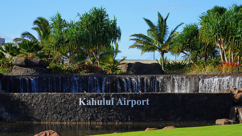 Welcome sign to Kahului Airport