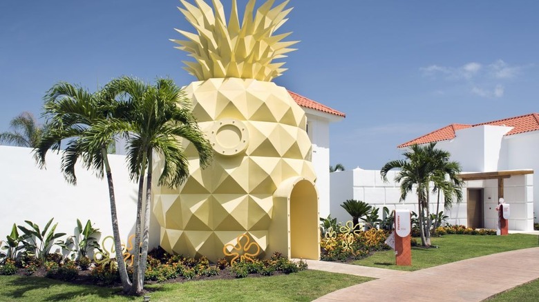 Pineapple shaped villa