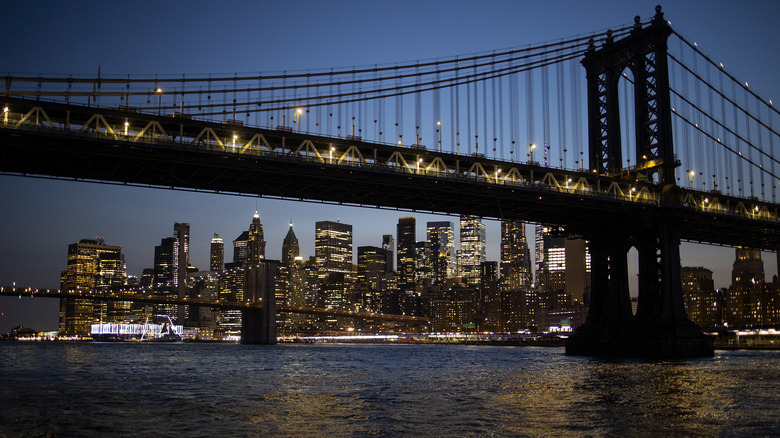 Manhattan Bridge city skyline twilight