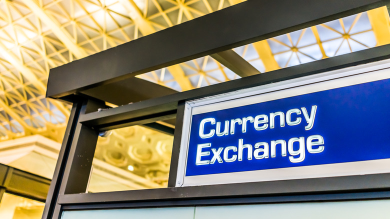 Currency exchange sign