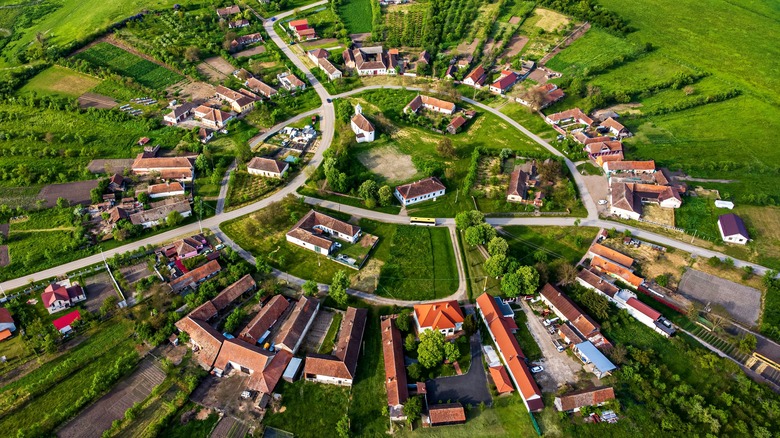 Rick Steves Explains The Unexpected Significance Of Seeing A Circular ...