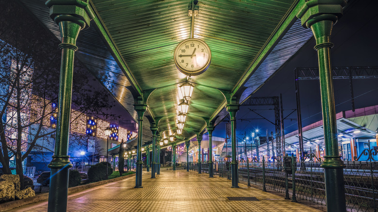 Kraków railway station at night