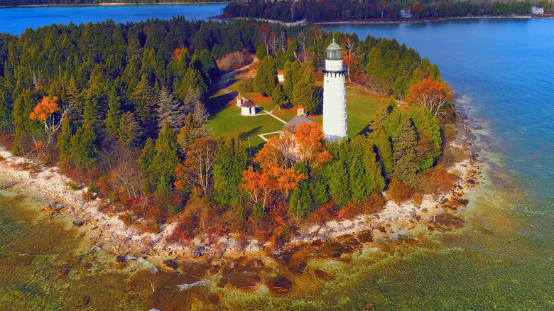 wisconsin fall lighthouse