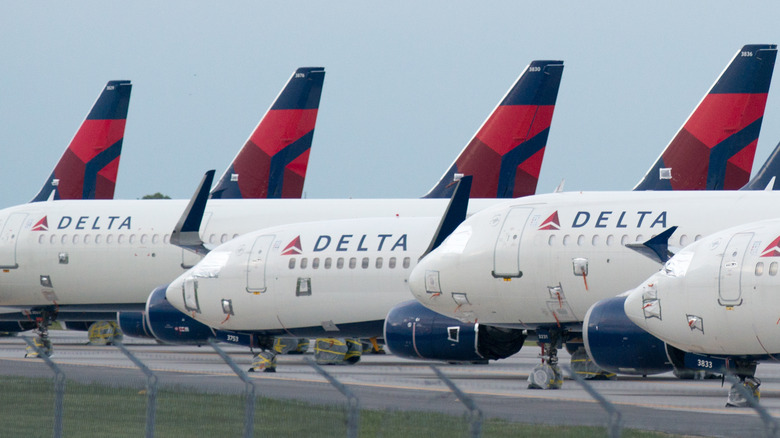 Delta planes lined up