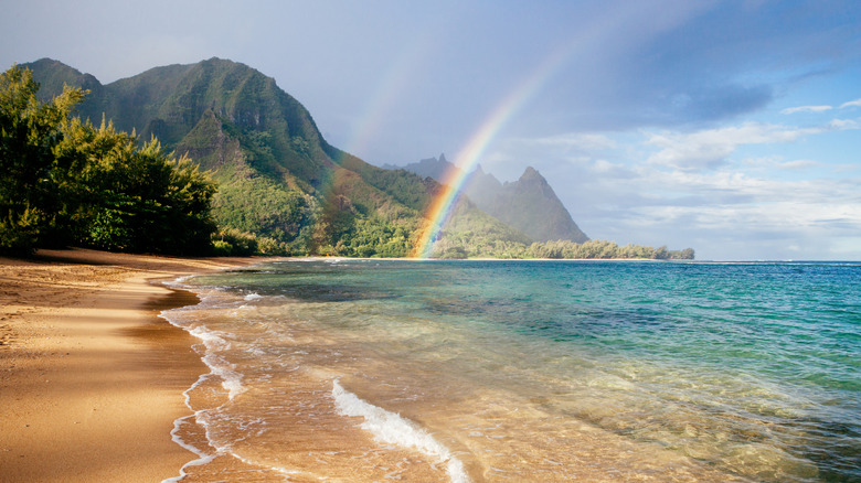 double rainbow over a Hawaiian beach