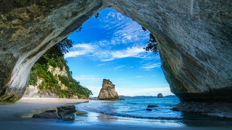 Cathedral Cove in New Zealand 