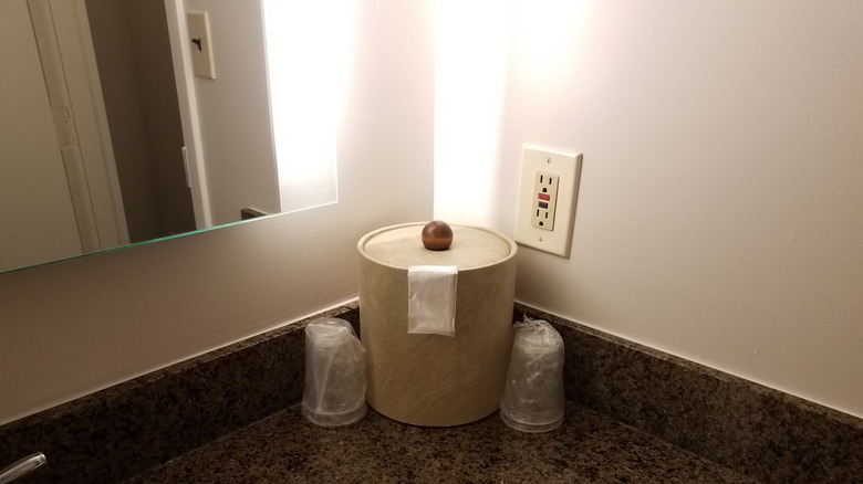 Hotel ice bucket 