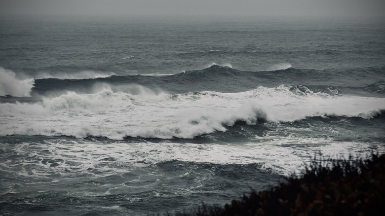 strong waves creating a rip current