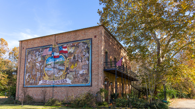 Mural in Jefferson, TX