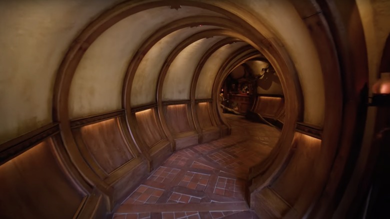 Hobbit Hole round hallway