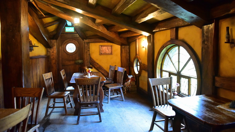 Green Dragon Inn Hobbiton set