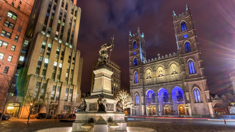 notre dame basilica at night