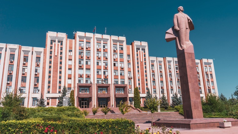 Statue of Lenin in Tiraspol