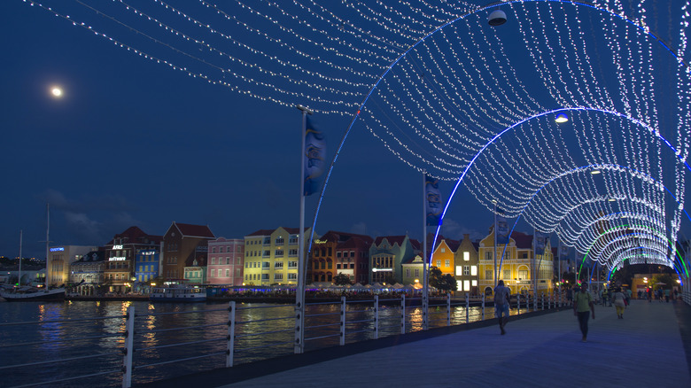 Queen Emma Pontoon Bridge Willemstad