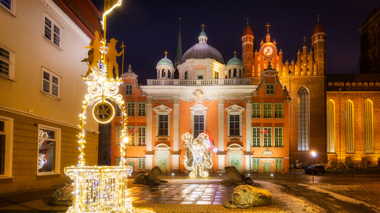 Christmas decorations, St. Mary's Basilica