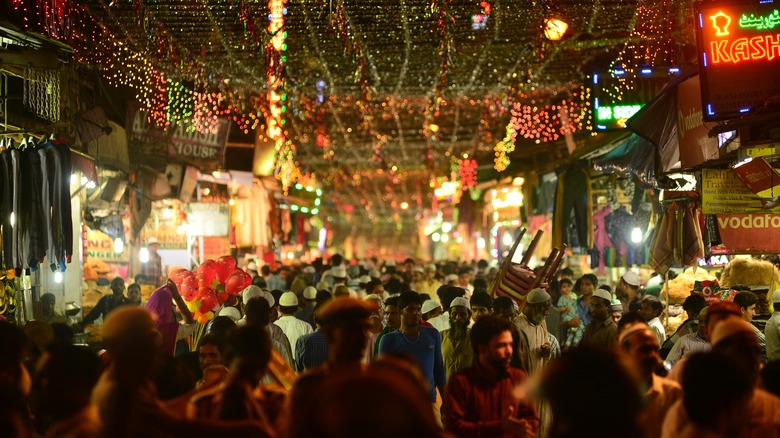 Busy market in India