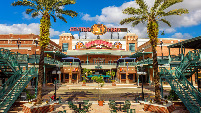 Palm trees in front of Centro Ybor shopping center