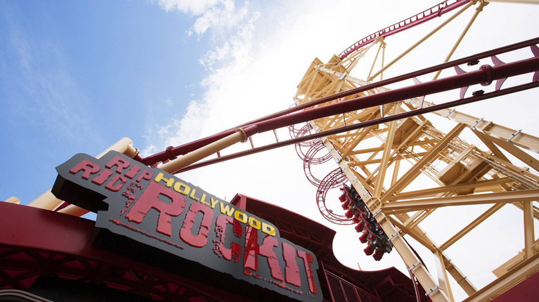 Hollywood Rip Ride Rockit lift hill