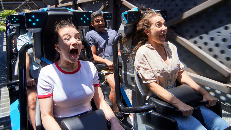 El Toro, Six Flags Great Adventure] If you've experienced El Toro, what's  your favorite element on the ride? : r/rollercoasters