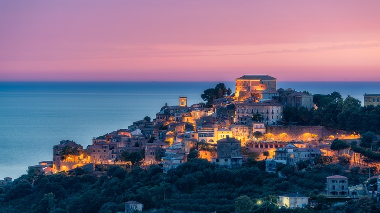 Castellabate and sea at night