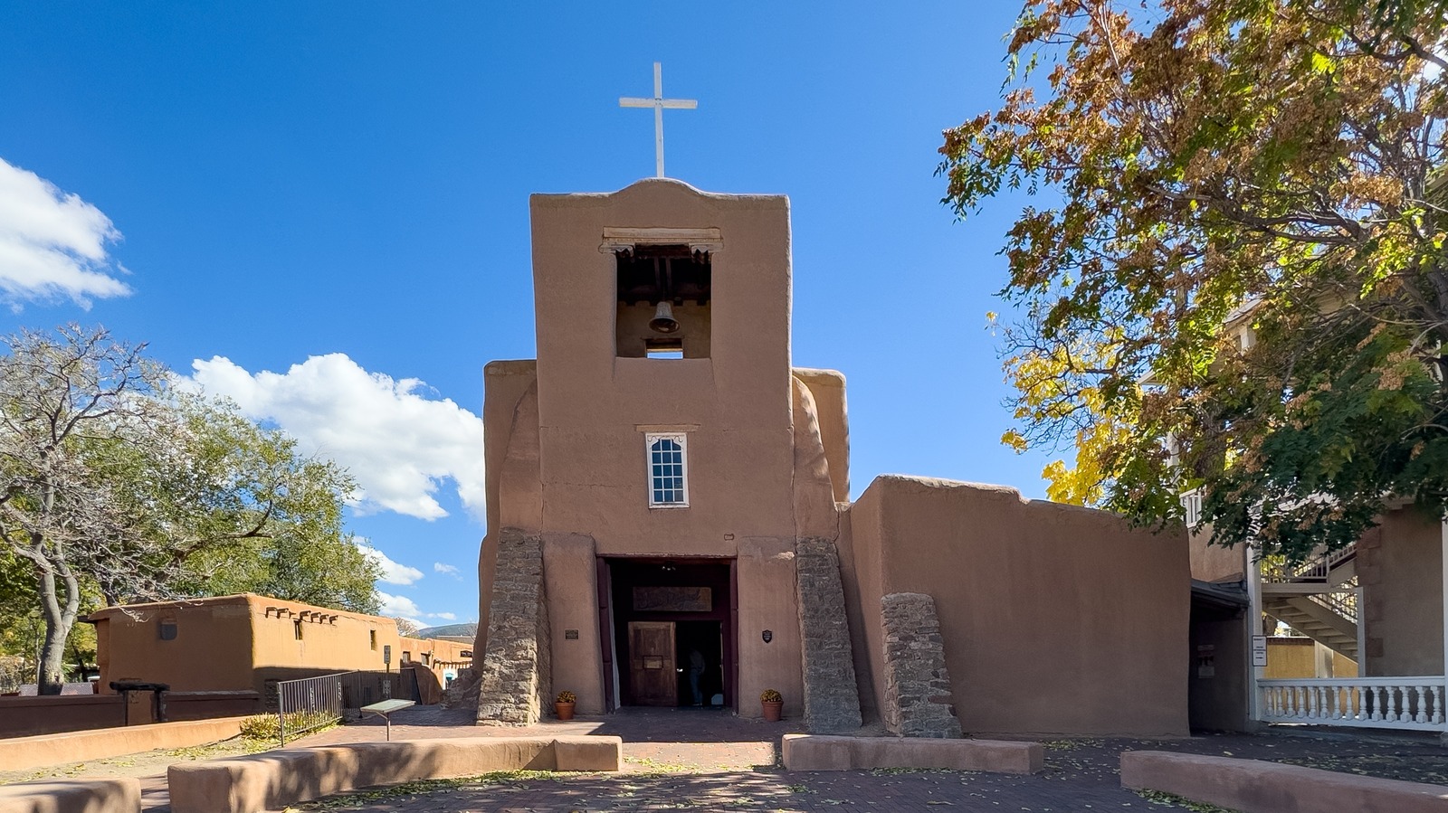 The 5 Most Ancient Structures Open to Visitors in the U.S.