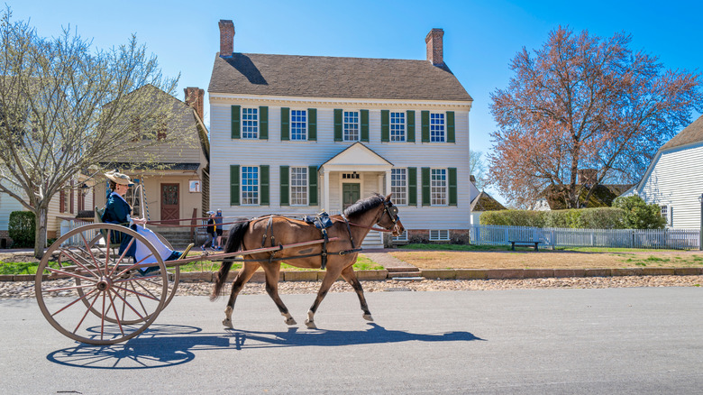 horse carriage in Colonial Williamsburg