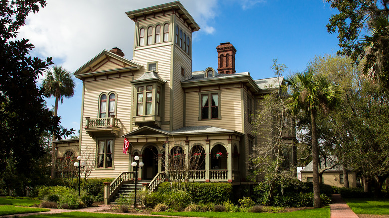 A bed and breakfast in Amelia Island
