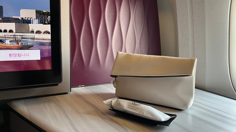 amenities kit for qatar airways business class