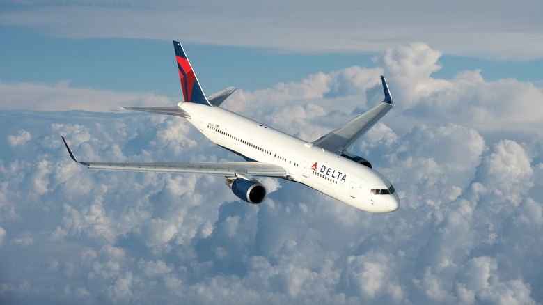 Delta airlines aircraft