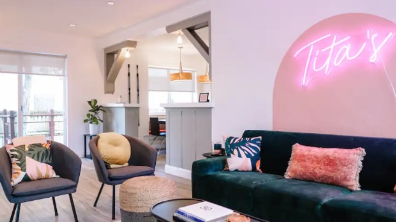 Miami, Florida Airbnb living room
