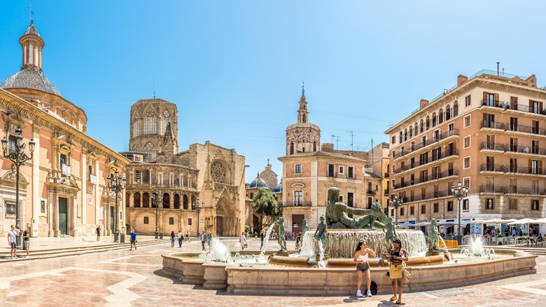 Valencia Cathedral from square