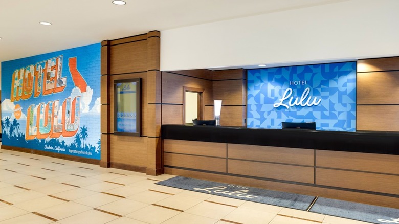 Hotel Lulu lobby mural