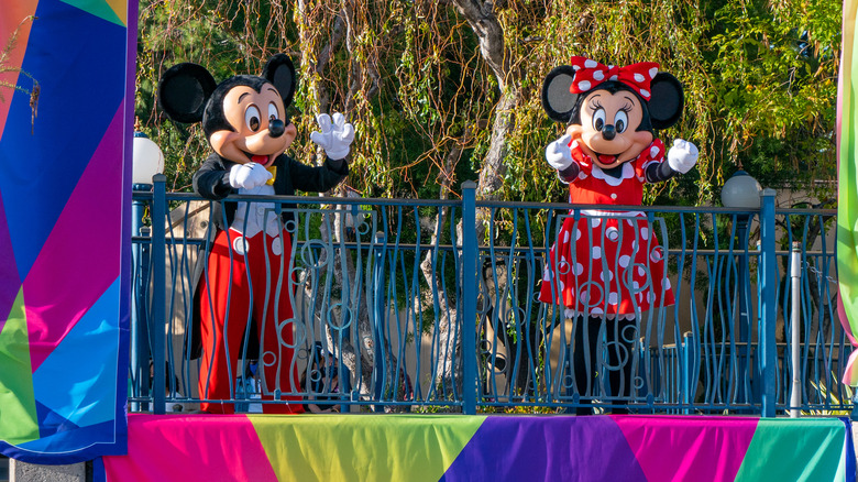 Mickey and Minnie waving
