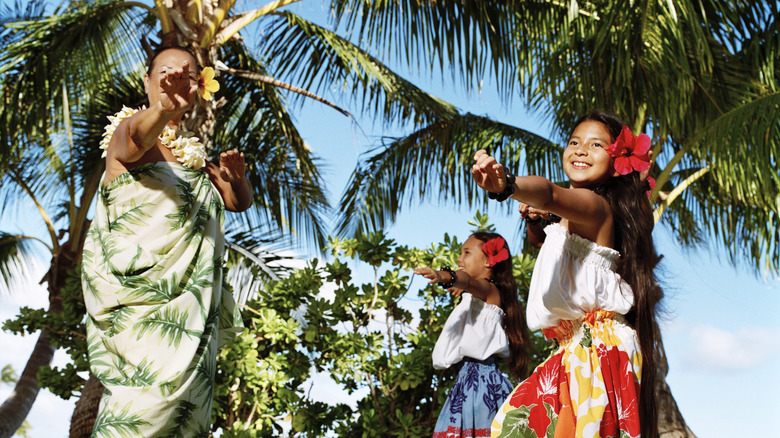 Hula dancers