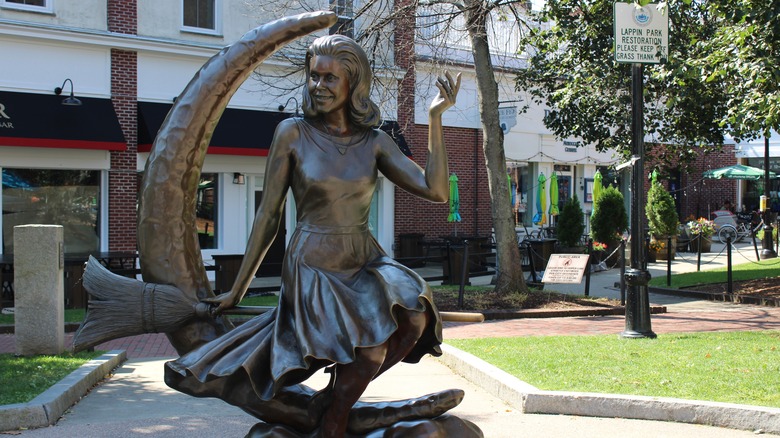 The Bewitched statue in Salem
