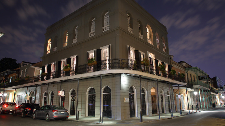 long exposure of LaLaurie Mansion