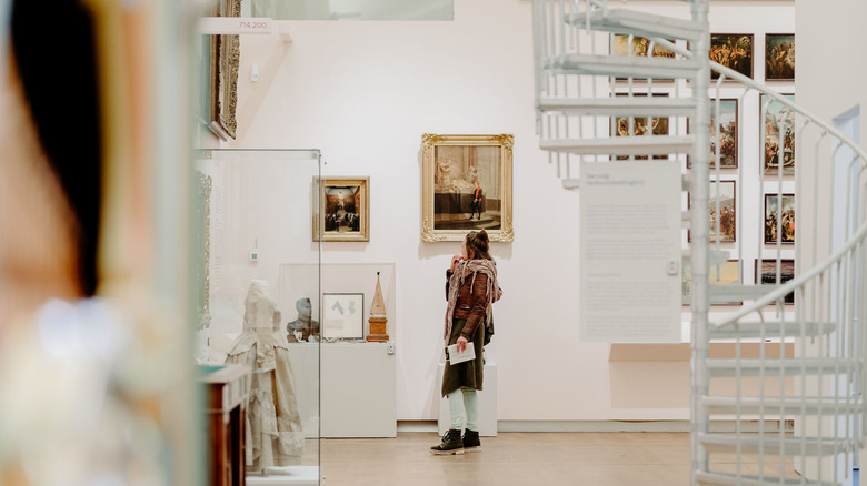 Woman inside the Amsterdam Museum