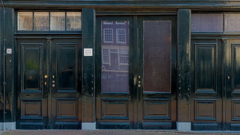 Entrance to Anne Frank House 