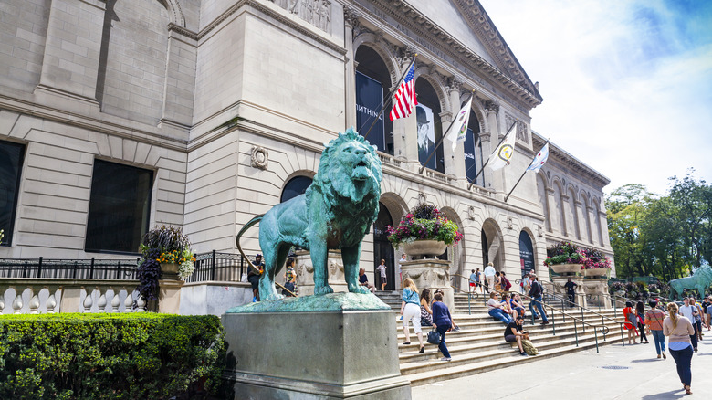 the facade of The Art Institute of Chicago