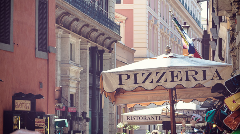 pizzeria sign in Rome, Italy