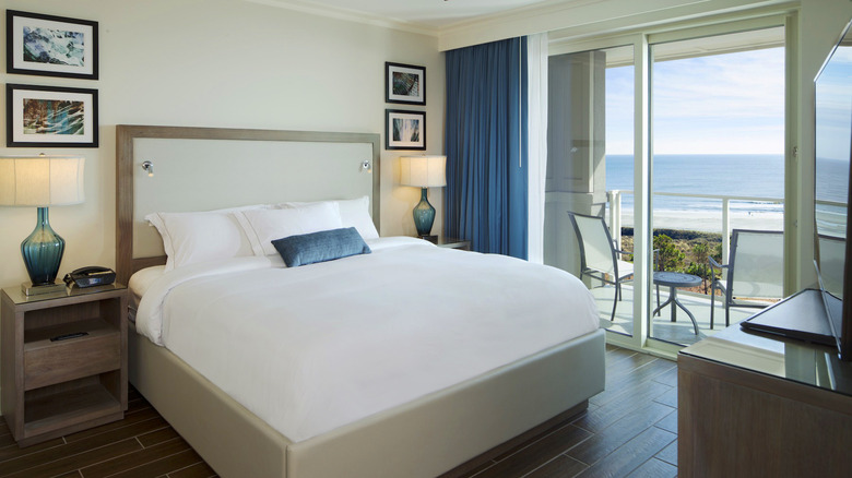 Room at Ocean Oak Resort