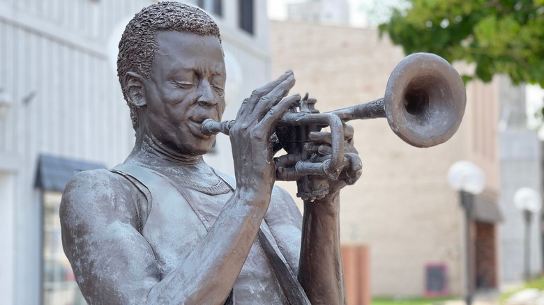 Miles Davis statue, Alton, Illinois