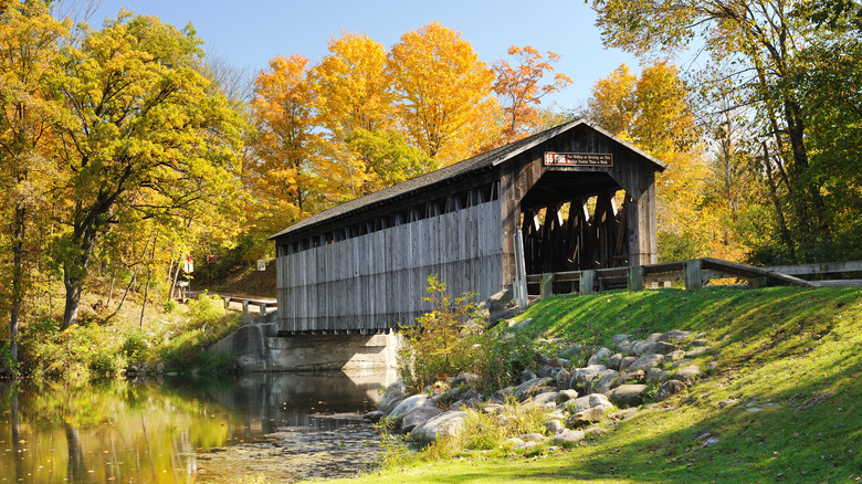 Fallasburg Covered Bridge in fall