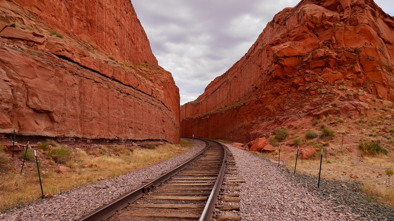 railroad through Red Rocks Route 