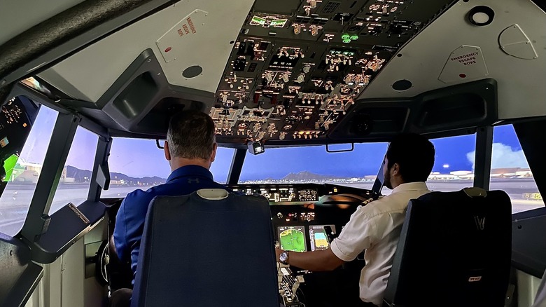 Flightdeck Boeing 737 cockpit simulator