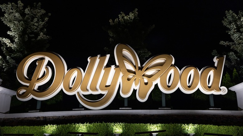 Dollywood sign